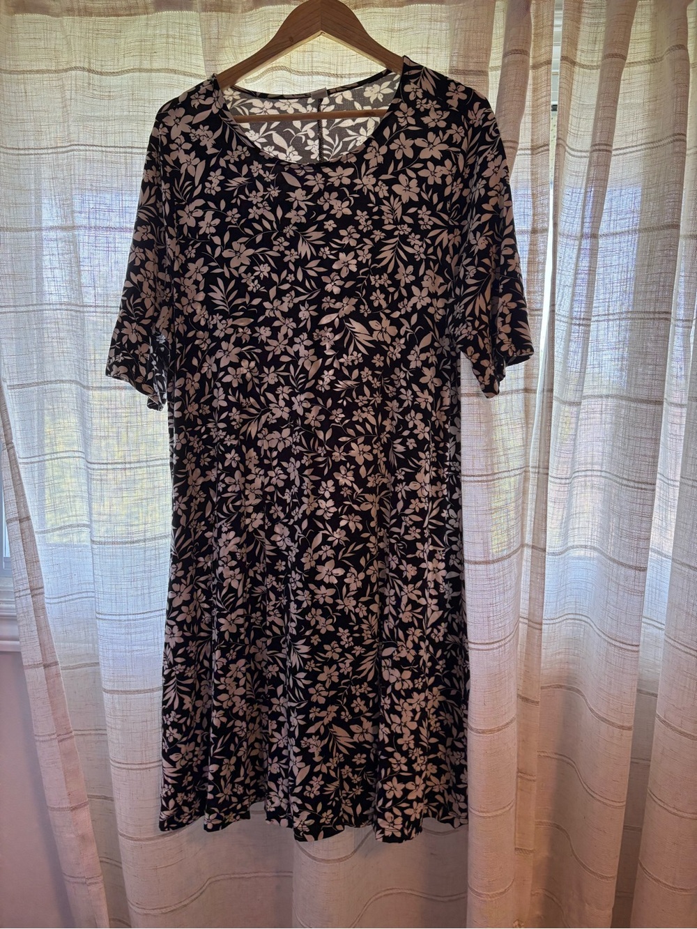 Old Navy - Women's Black Floral Short-Sleeve Dress